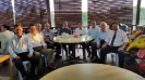 與觀摩團成員餐敘交流